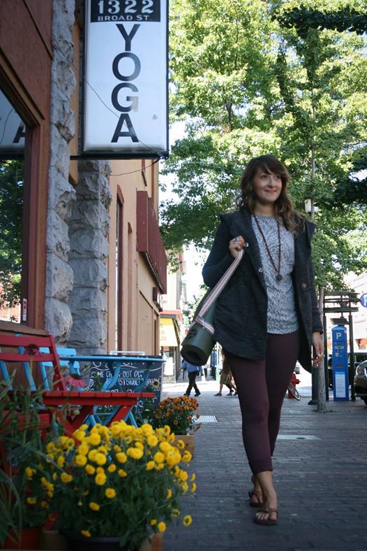 lululemon roosevelt field mall hours